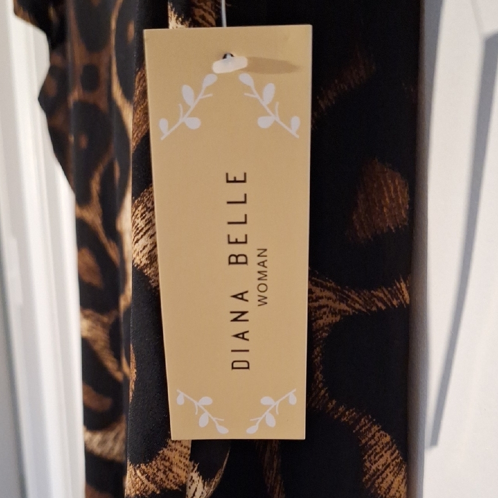 Leopard Print Women's Top - Picture 3 of 5
